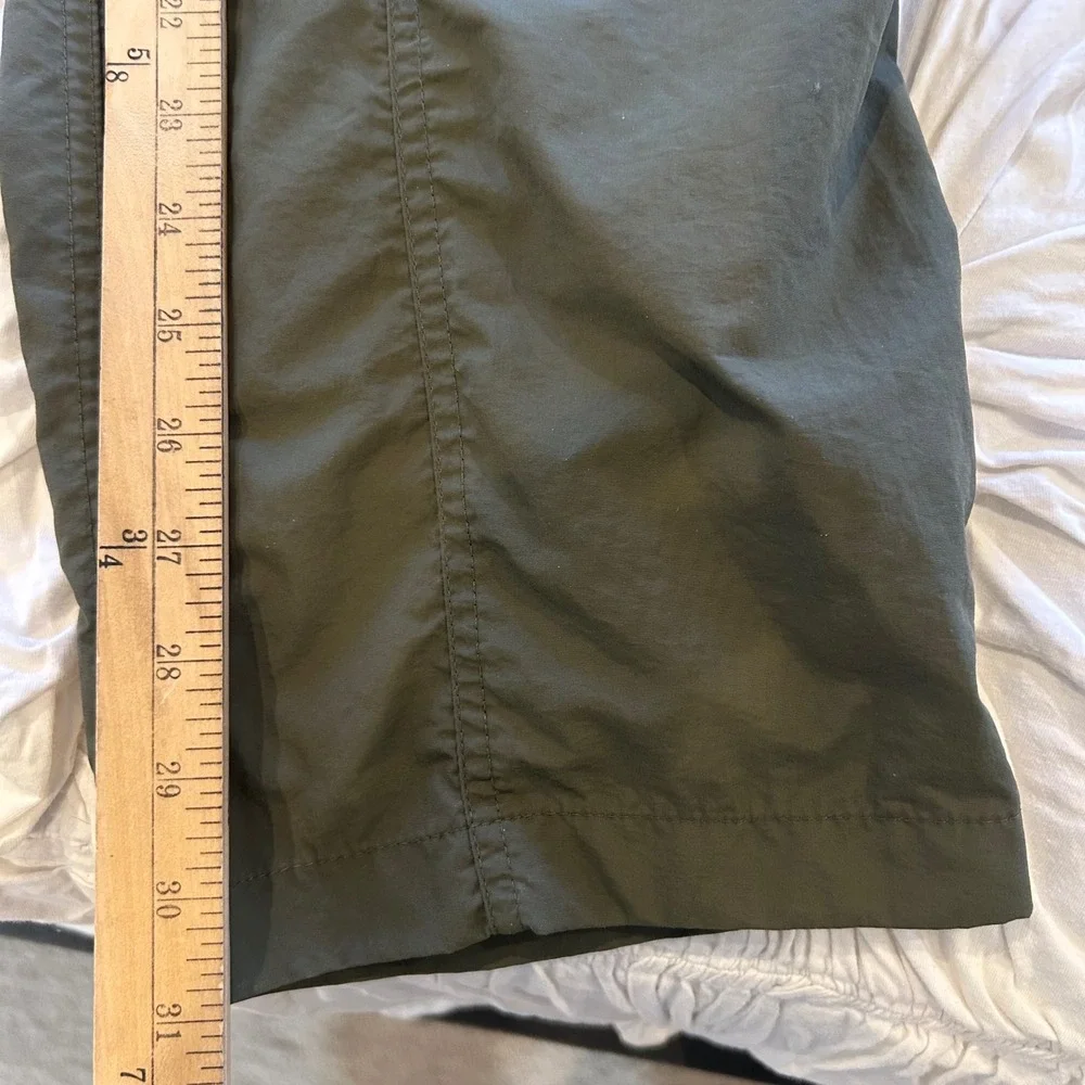 Magellan Outdoors Mens XL Convertible Cargo Pants‎ Zip Off Legs Olive Green Fish